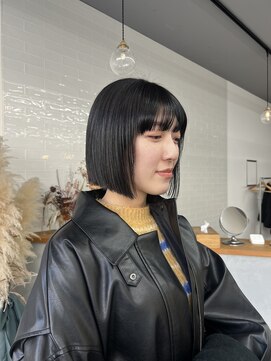 ソル(sol.) 黒髪ぱつっとボブ