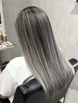 ラック(LUCK)&nbsp;バレイヤージュ/ホワイトシルバー/ケアブリーチ/似合わせカット