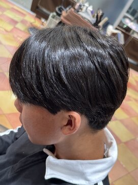 シャンプーボーイ 佐賀(SHAMPOO BOY) メンズナチュラルマッシュ×刈り上げ|好印象&校則OKの王道ヘア