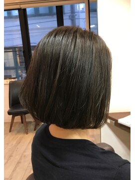 クロムヘアー(CHROME HAIR) 前下がりボブ