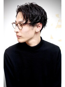 メリケンバーバーショップ コウベ(MERICAN BARBERSHOP KOBE) コンマヘアショートレイヤーかき上げパーマトランクスヘア