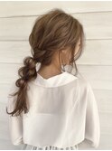 抜け感ある編みおろしポニー
