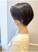 くびれ大人ショート