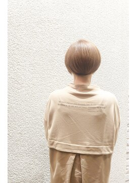 エルサフィロ ヨドヤバシ(el zafiro yodoyabashi) 【elzafiro yodoyabashi】サロンスタイル　クリアーショート24