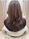 ナチュラルウェーブ大人フェミニンくびれヘアオリーブベージュ