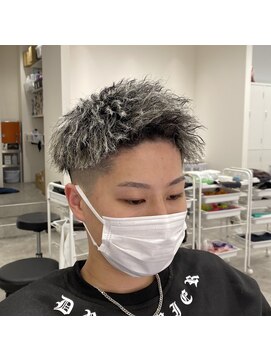 ルースト 西院店(ROOST) ツイストパーマ/ホワイトメッシュ/ツーブロック/フェード