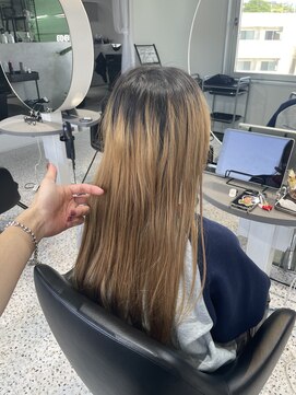 ルモ(Lumo) 【HIROMI指名】ホワイトグレージュ/色落ち後も可愛いハイトーン