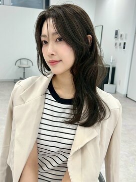 ユーフォリア 新宿通り(Euphoria) くびレイヤー/オリーブグレージュ