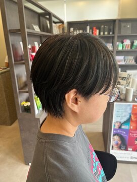 ポレン ドレッサーズ(Pollen Dressers) ブルーカラー×ベリーショート