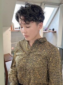 ヤーン(YARN) ハイライト×ショートパーマ☆