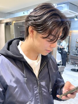 トルネード(TORNADO) センターパート ニュアンスパーマ フェザーパーマ M20251218