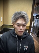 レオヘアワークス(LEO HAIR WORKS)&nbsp;ホワイトメッシュ　シルバー系　新潟メンズカット　フェード床屋