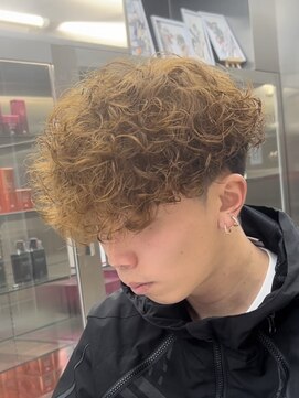 フィフスパーク(fifth PARK) 渋谷スペインカールラルフカール刈り上げ高めツーブロックメンズ