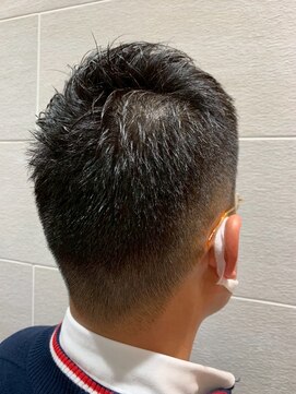 スカイ ビューレックス 丸の内店 刈り上げショート<理容室>[MEN'S/眉毛/シェービング/丸の内]
