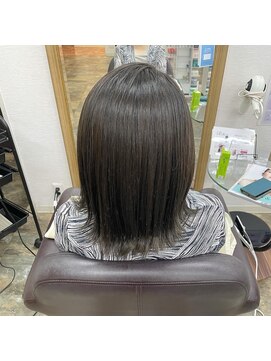 ムエベ(MUEBE) ストレートヘア