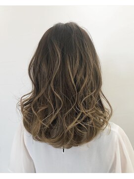 リトバイプティパ(Lit by petit-pas) 外国人風ブランジュハイライトカラー☆