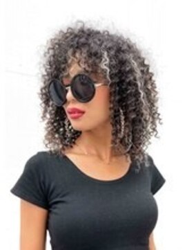 ラブ ロック Love' Lock ボブヘアのスパイラルパーマ・ハイライト・ブラックヘア