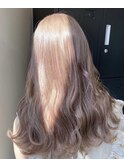 ベージュ