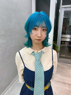 ロペ(ROPE.) ハネ感ミディアムウルフ×シアンカラー