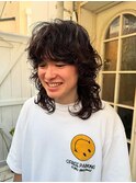 人気のウルフカットにデジタルパーマで叶えるメンズウェーブヘア