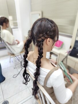 リサ 恵比寿(risa.) ツインテールの編みおろし