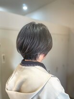 ロッカ(ROCCA) ミニウルフ横顔美人を叶える、丸みハンサムショート
