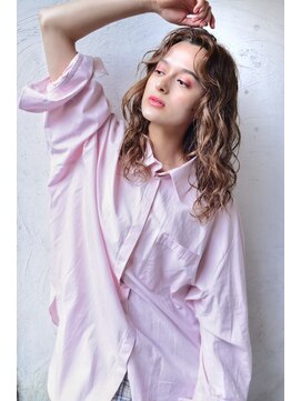 エース (ACE) ACE ほんのりピンクブラウン×ミックスウェーブ巻き