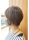 大人可愛い襟足タイトなショートスタイル