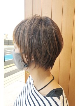 シャメル(Chamel) 大人可愛い襟足タイトなショートスタイル