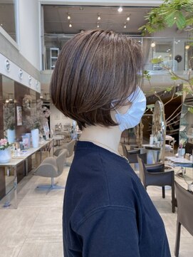オブ ヘアー 自由が丘 ウエスト(Of HAIR WEST) 丸みショートボブ