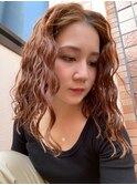 外国人風ミディアムゆるスパイラルパーマ