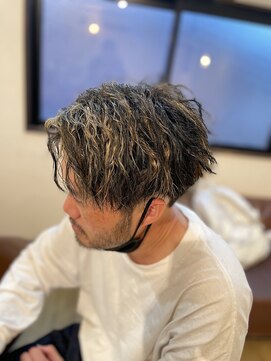 クラク 笹塚店(KURAKU) スーツ短髪ツーブロック束感モテる黒髪シークレットパーマ