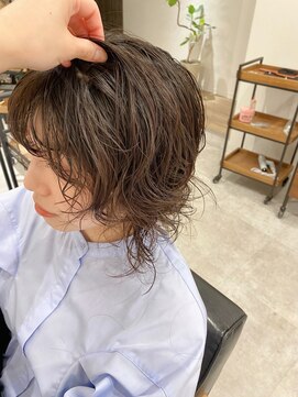 リーシュ(Re:sh) ショートウルフ×プードルパーマ/アッシュグレー