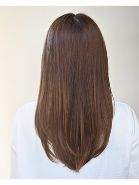 オルガ(orga) 赤味オレンジのロングヘア