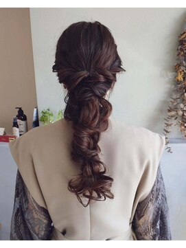 エカ(Eka) アレンジヘアー