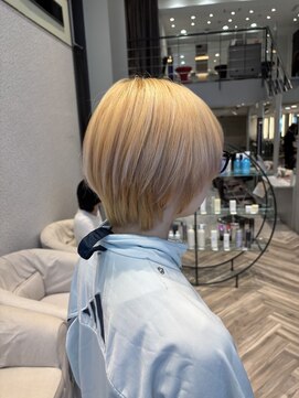 アース 銀座店(HAIR&MAKE EARTH) 【ブリーチカラー】ハイトーンショートウルフ