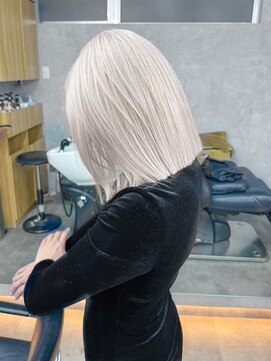 エンネ 新宿(enne) ホワイトカラー/ハイトーンカラー/ボブ/髪質改善/縮毛矯正/新宿