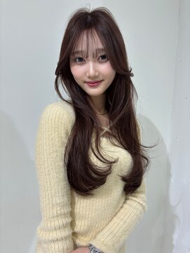 リラ バイ ミラ 新宿(LILA by MILA) 韓国レイヤーロングヘア/ブリーチなしブラウンカラー／髪質改善