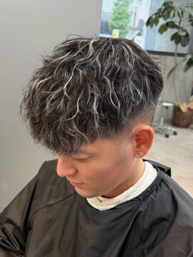 トゥイン 八王子(TWIN) メンズ波巻きツイストスパイラルパーマツーブロック八王子