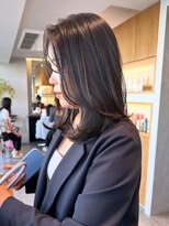 アビー(ABBEY) 大人ミディアムミディアムレイヤーくびれヘア髪型かきあげヘア