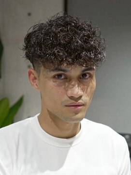 メッツ 原宿(METS) MEN’S/スペインカール×フェード/メンズパーマ