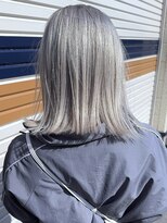 ブレイズヘアー(BLAZEhair) 【ハイブリーチスタイル】ホワイトシルバー×ブリーチ3回