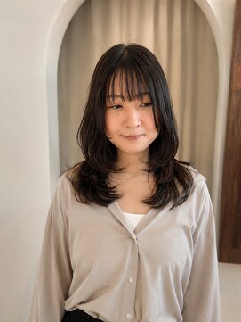 イコル(ikoru) ミディアムレイヤー小顔ヘアハッシュカットレイヤースタイル