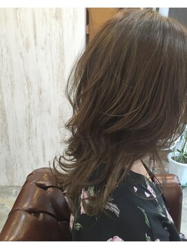 ディル(DILL) ハイライトプラチナベージュ