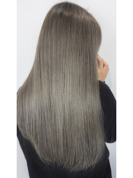 シェルティ フィエル(Shelltie Fiel) クリスタルシルバージュ