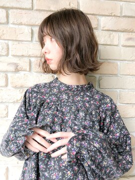 ルティア 池袋(Lutia) アッシュグレージュ×外ハネ