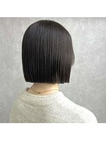 ドアホワイト(door white)&nbsp;【doorwhite 新松戸 Kanna】切りっぱなしボブ/暗髪カラー