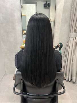 クラン 岡本(Chlan) 夏にも負けない透明感♪ブルーブラック