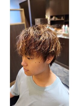 メンズアートヘアー ブーム(MEN'S ART HAIR BOOM)の写真/男性専門店◆決めすぎない、でも目が離せない。大人の余裕を演出する『計算された無造作』メンズカジュアル