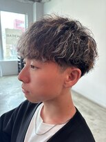 バトー バイ トリコ 船橋北口店(BATEAU by tricot)&nbsp;メンズ　× ツイストスパイラルパーマ × ハイライト